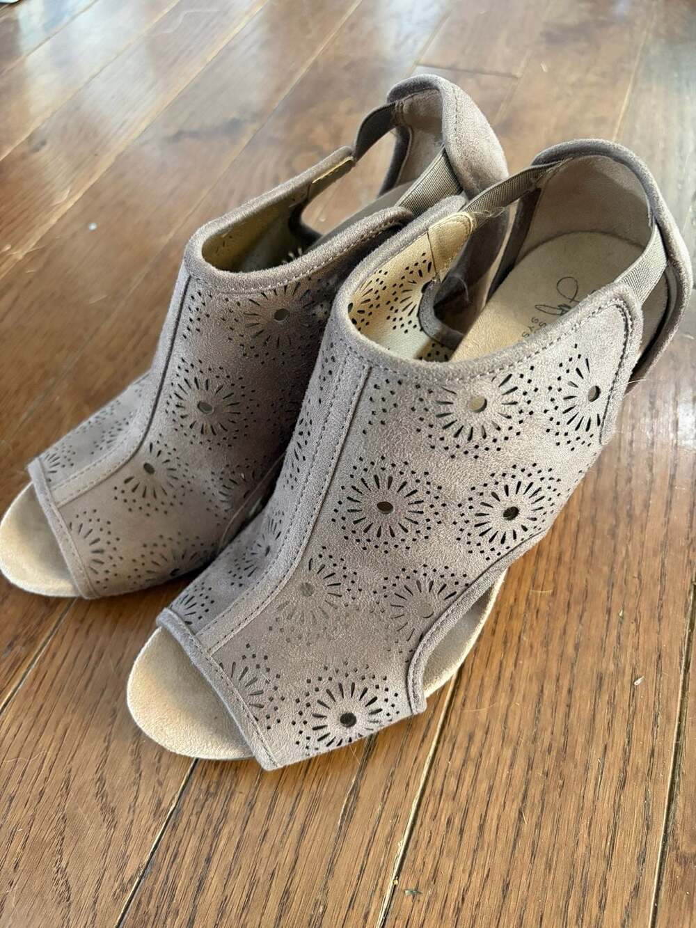 LifeStride Hink Floral Laser Cut Out Wedge Sandal